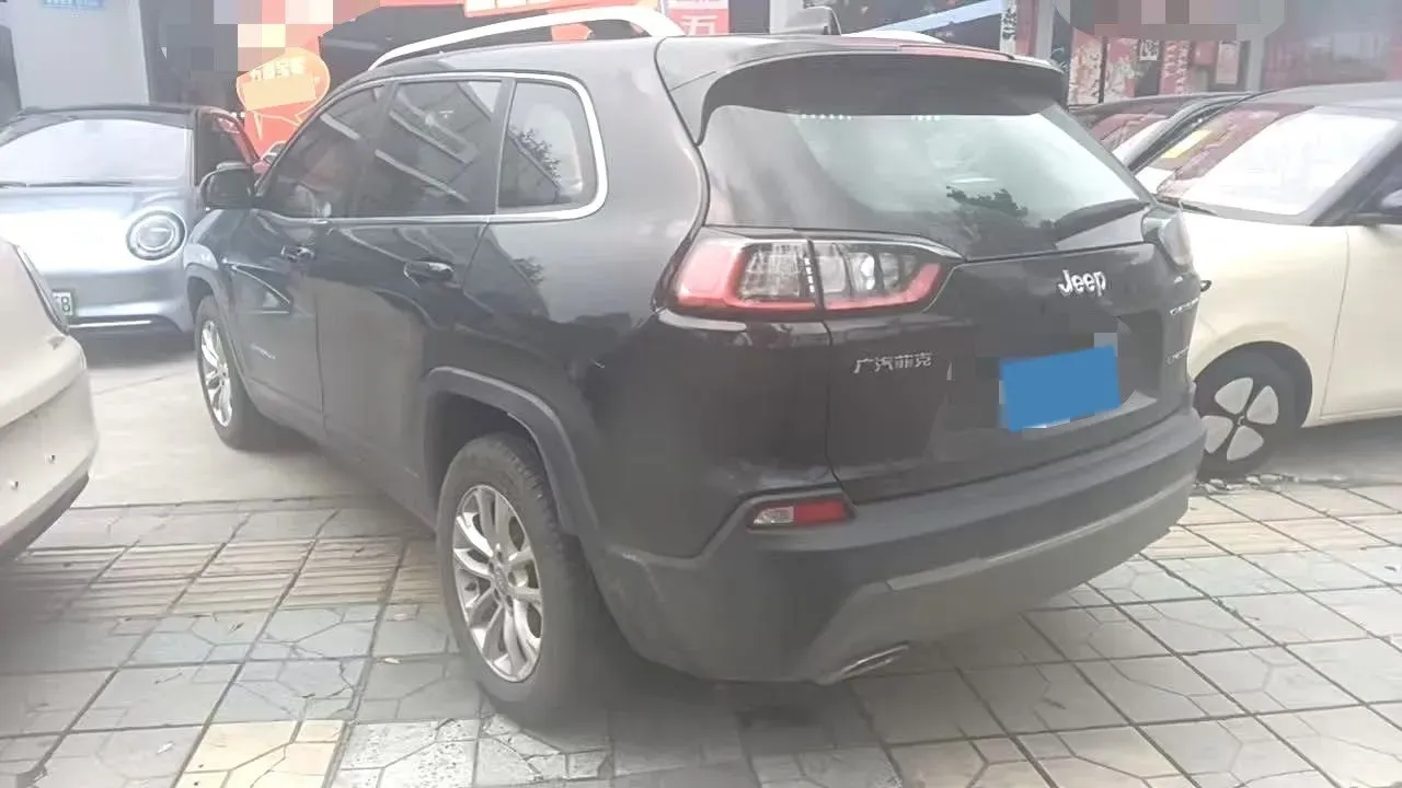 2019 Jeep Cherokee 2.0T 234HP L4 9AT,autocango,china used car exporter,china ev exporter,chinese used car exporter,chinese used ev exporter