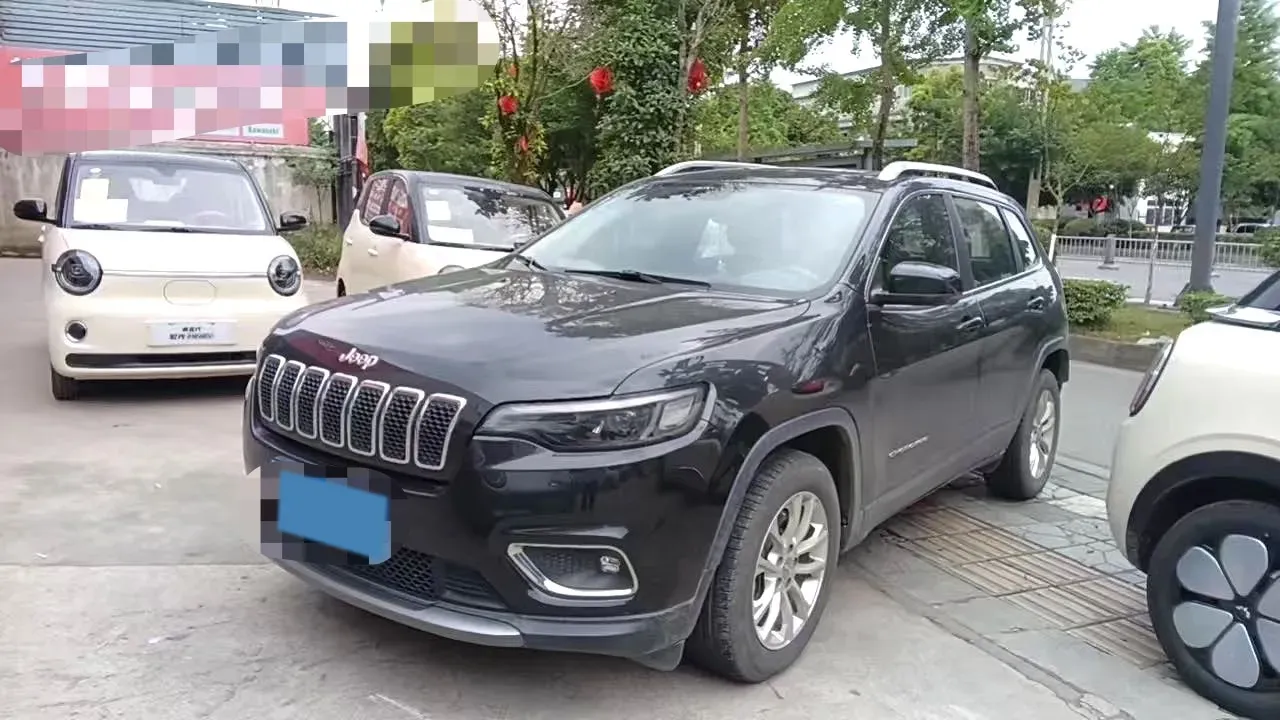 2019 Jeep Cherokee 2.0T 234HP L4 9AT,autocango,china used car exporter,china ev exporter,chinese used car exporter,chinese used ev exporter