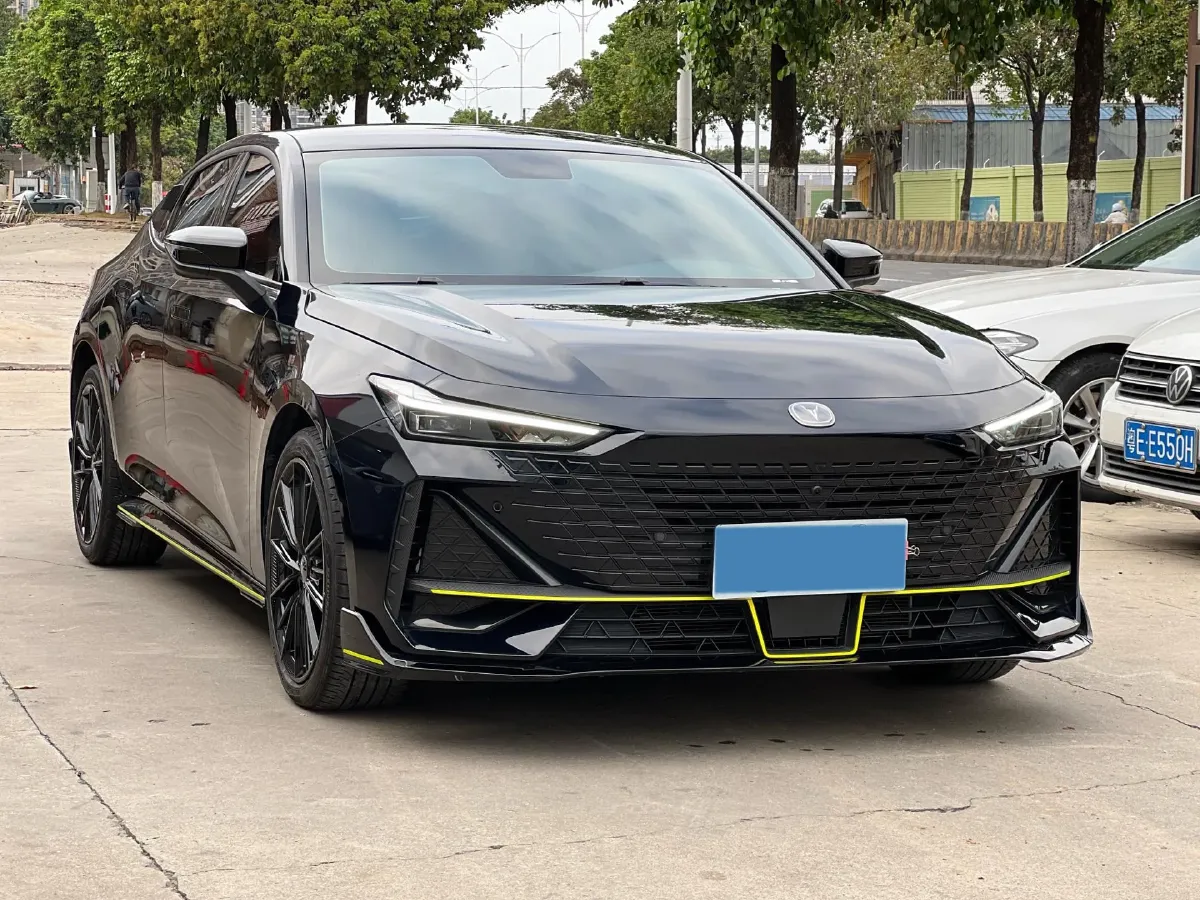 2022 ChangAn UNI-V 1.5T 188HP L4 7DCT,autocango,china used car exporter,china ev exporter,chinese used car exporter,chinese used ev exporter