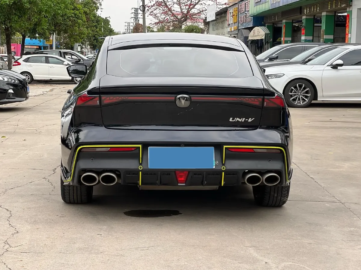 2022 ChangAn UNI-V 1.5T 188HP L4 7DCT,autocango,china used car exporter,china ev exporter,chinese used car exporter,chinese used ev exporter