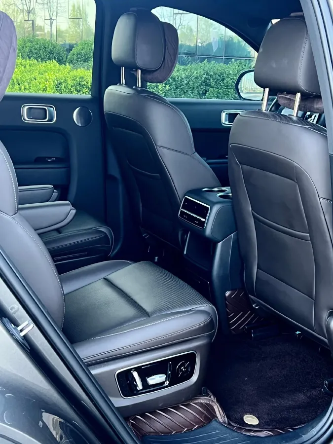 2023 Li L8 Range Extended 154HP REEV 40.9KWH,autocango,china used car exporter,china ev exporter,chinese used car exporter,chinese used ev exporter