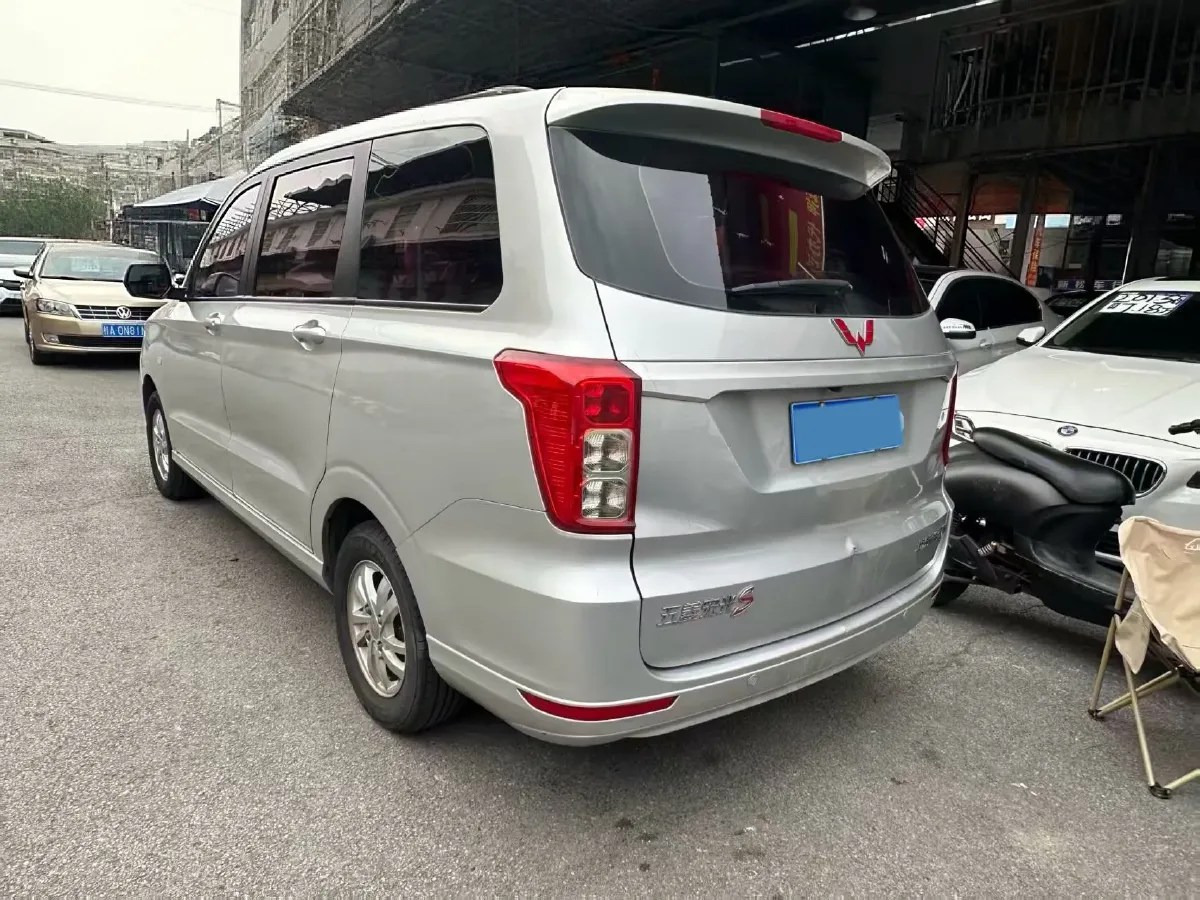 2018 WuLing HongGuang 1.5L 105HP L4 5MT,autocango,china used car exporter,china ev exporter,chinese used car exporter,chinese used ev exporter