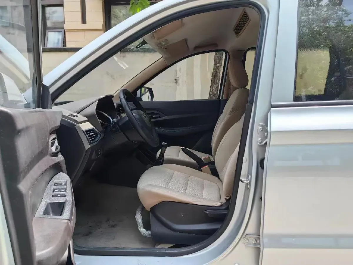 2018 WuLing HongGuang 1.5L 105HP L4 5MT,autocango,china used car exporter,china ev exporter,chinese used car exporter,chinese used ev exporter