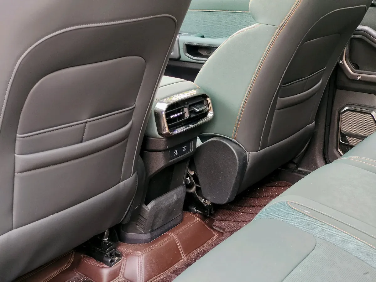 2023 Jetour Traveller 2.0T 254HP L4 7DCT,autocango,china used car exporter,china ev exporter,chinese used car exporter,chinese used ev exporter