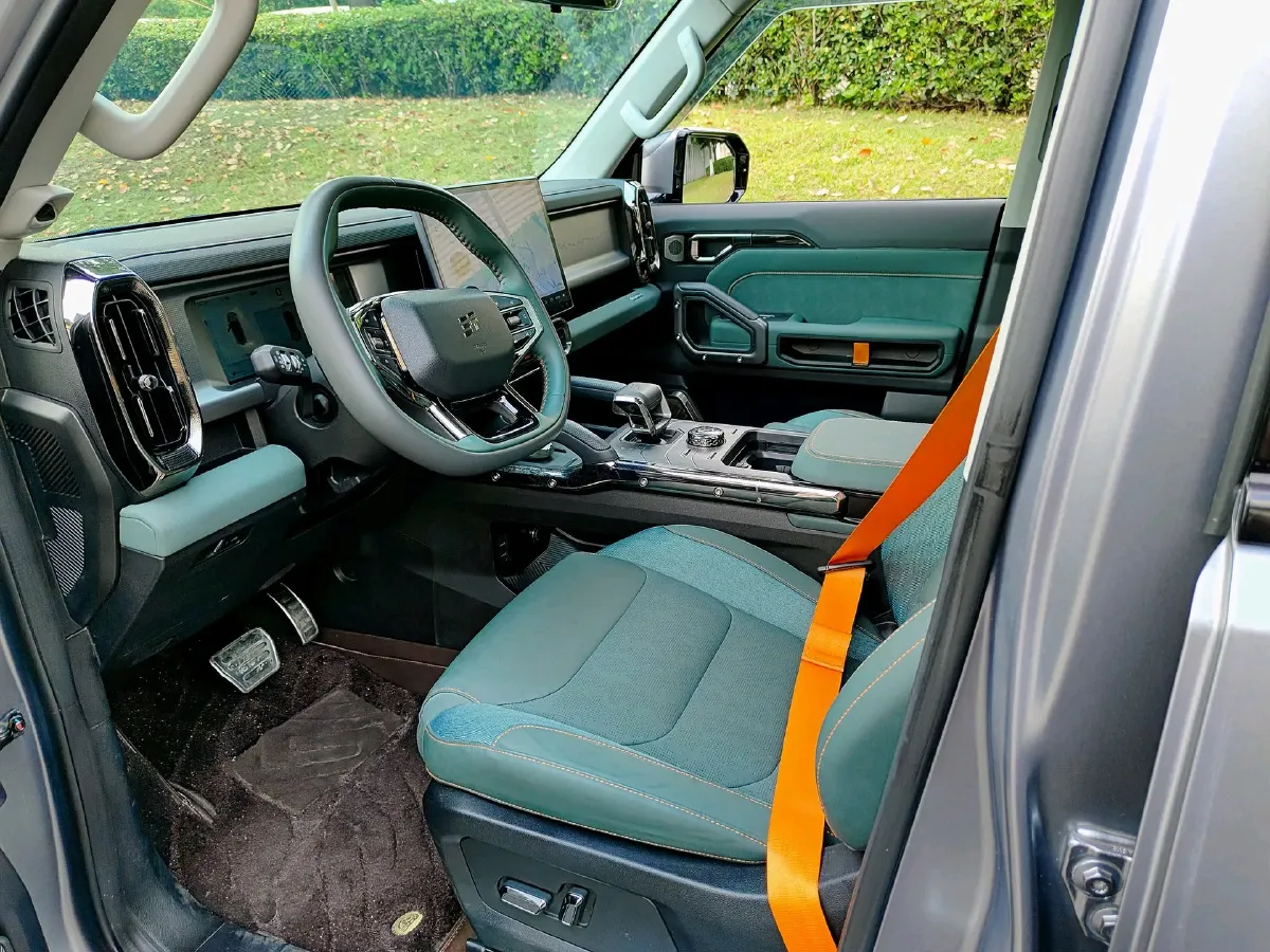 2023 Jetour Traveller 2.0T 254HP L4 7DCT,autocango,china used car exporter,china ev exporter,chinese used car exporter,chinese used ev exporter