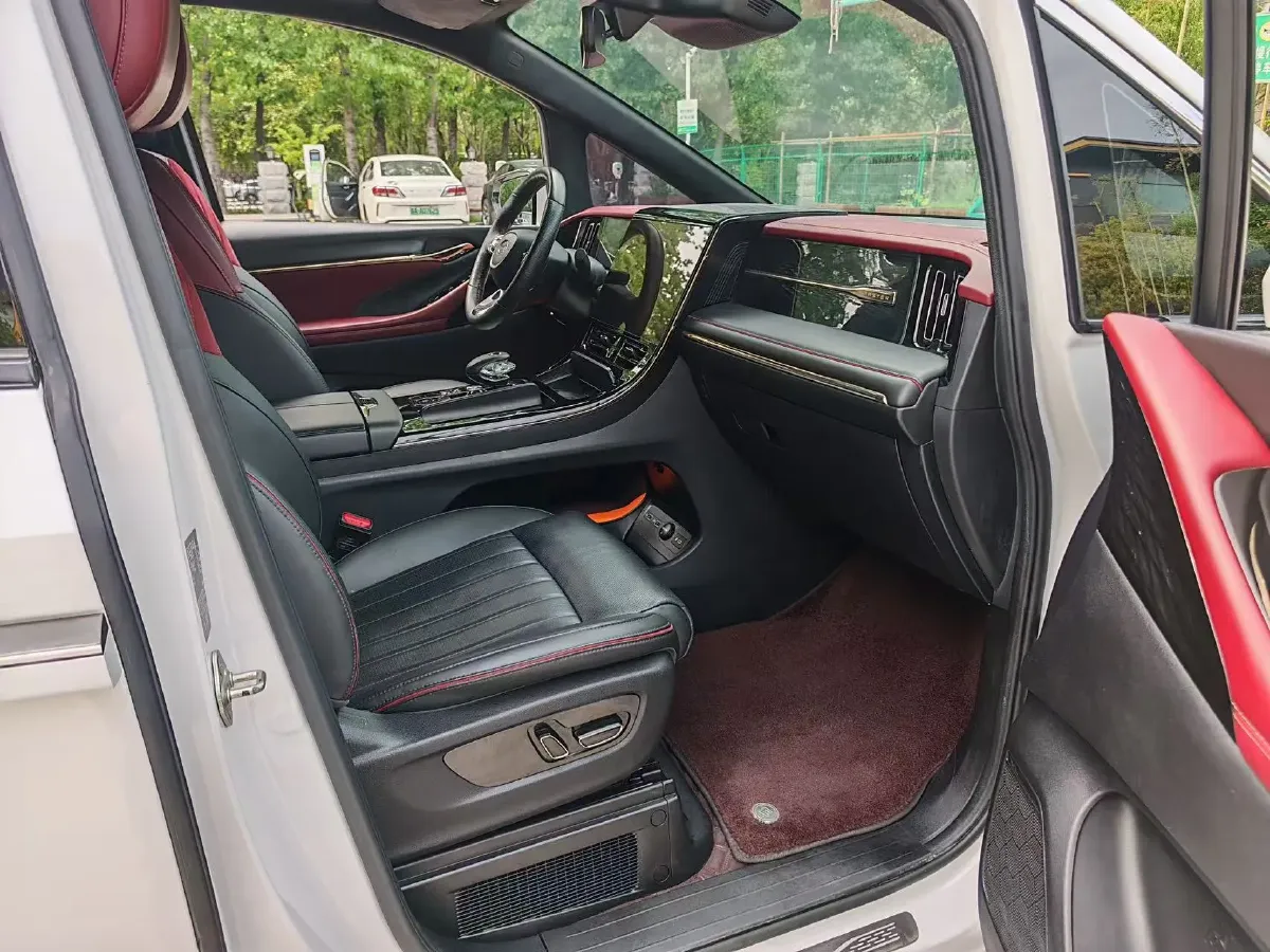 2023 GAC Trumpchi M8 2.0T 252HP L4 8AT,autocango,china used car exporter,china ev exporter,chinese used car exporter,chinese used ev exporter