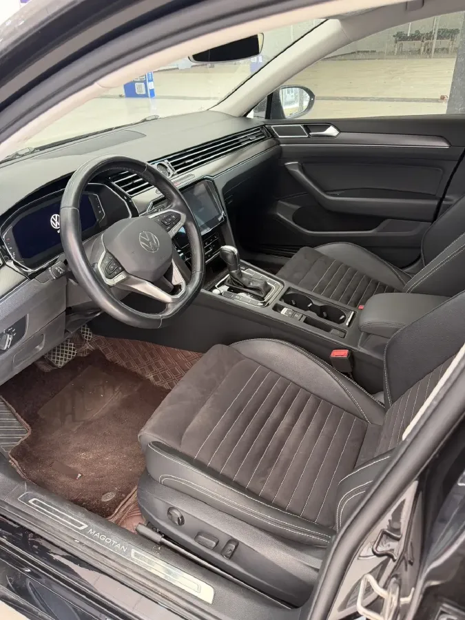 2021 Volkswagen Magotan 2.0T 186HP L4 7DCT,autocango,china used car exporter,china ev exporter,chinese used car exporter,chinese used ev exporter