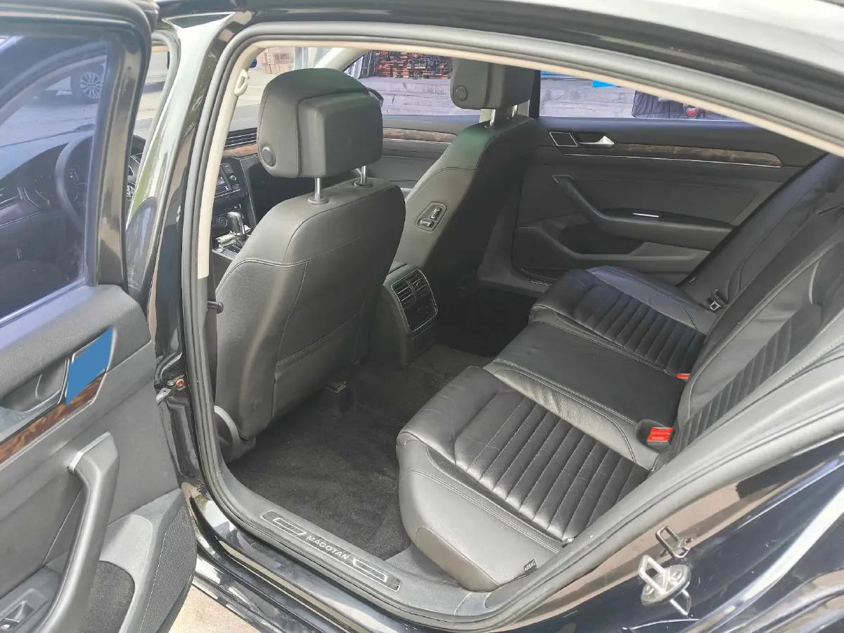 2018 Volkswagen Magotan 1.8T 180HP L4 7DCT,autocango,china used car exporter,china ev exporter,chinese used car exporter,chinese used ev exporter