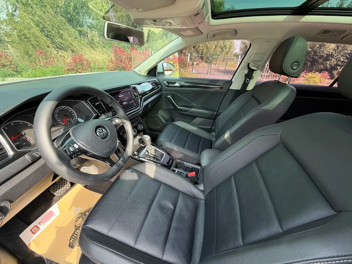 2019 Volkswagen T-Roc 1.4T 150HP L4 7DCT,autocango,china used car exporter,china ev exporter,chinese used car exporter,chinese used ev exporter