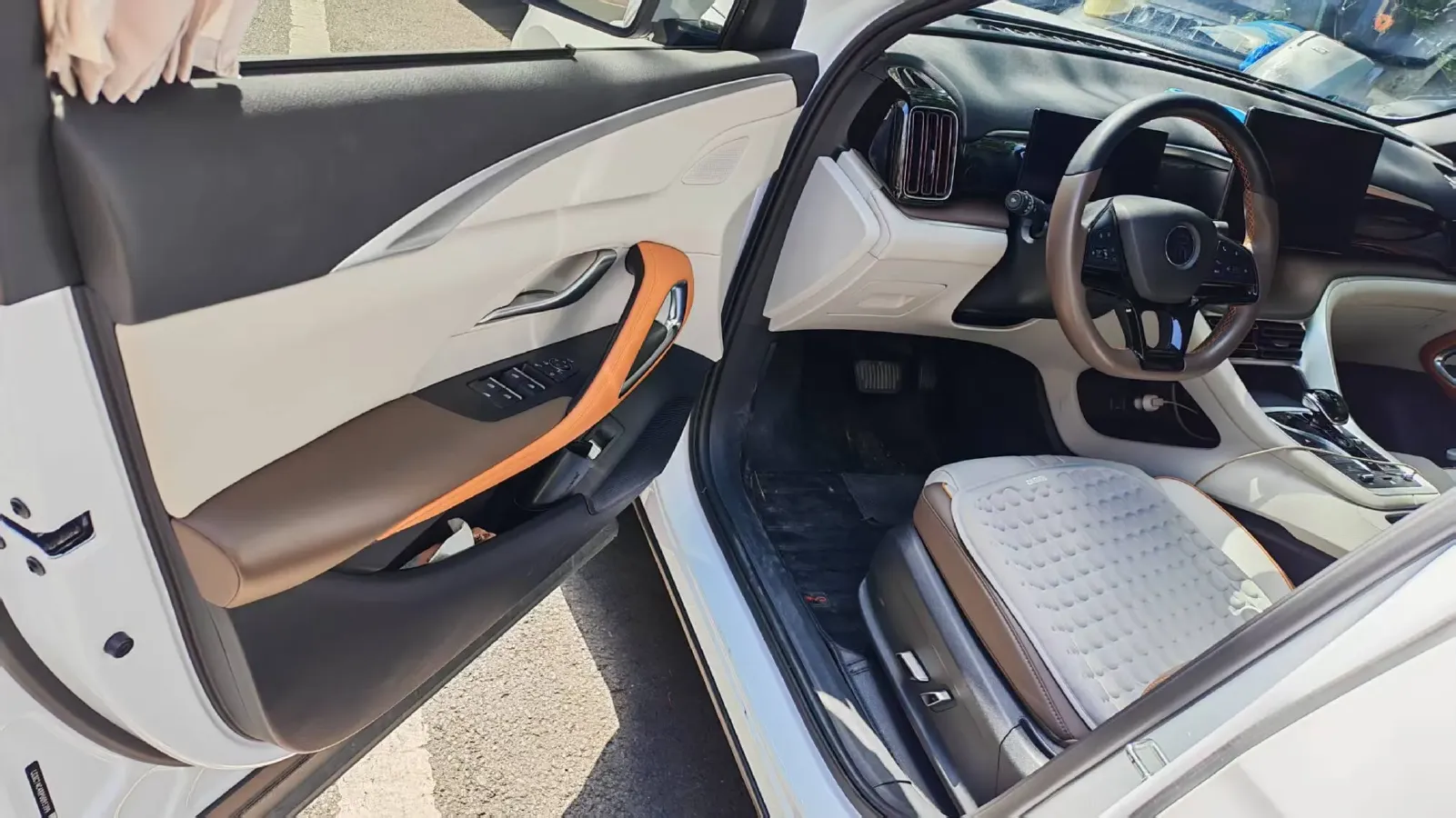 2022 BYD Yuan Plus BEV 60.48KWH,autocango,china used car exporter,china ev exporter,chinese used car exporter,chinese used ev exporter