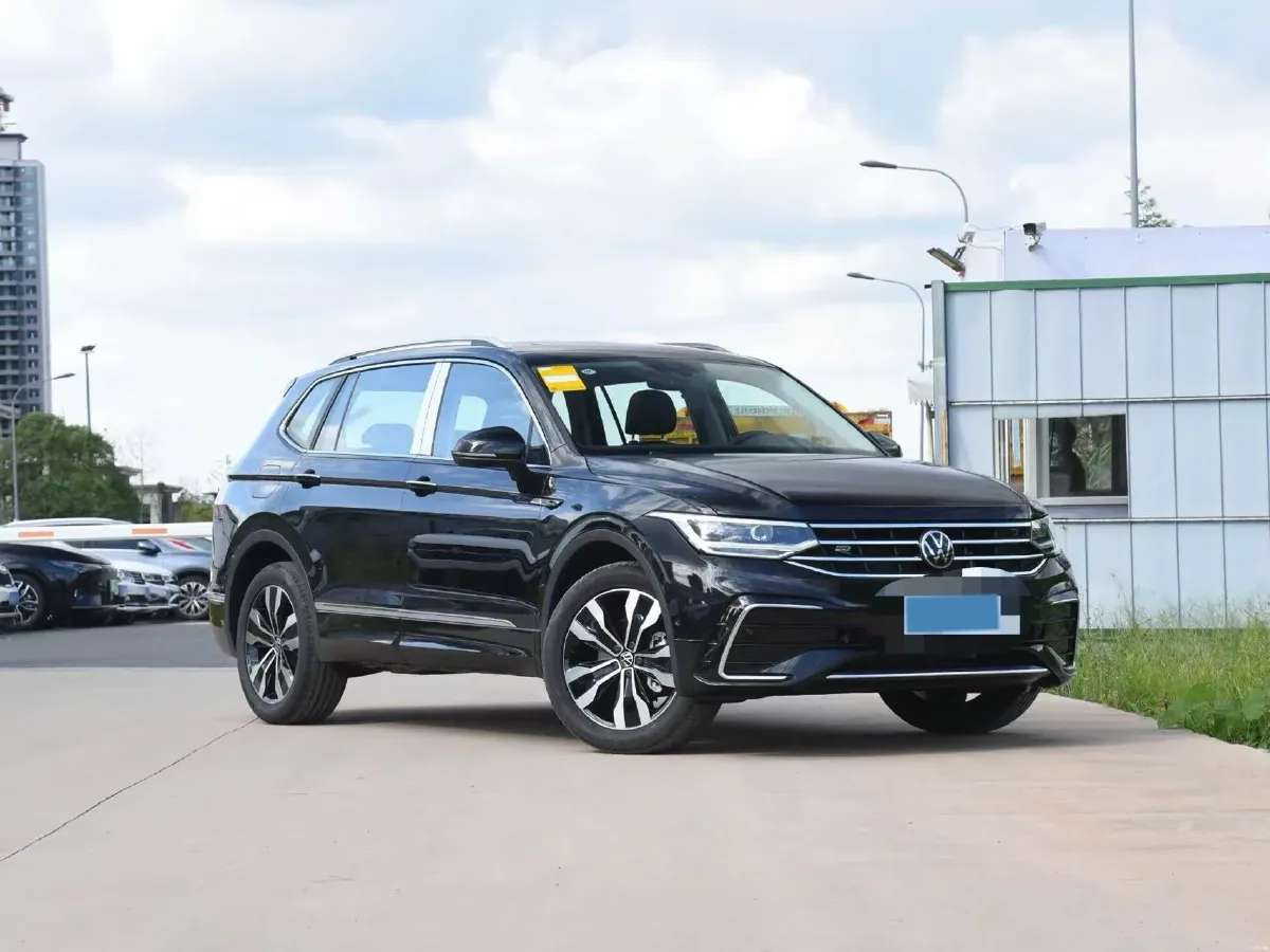 2024 Volkswagen Tiguan L 2.0T 186HP L4 7DCT,autocango,china used car exporter,china ev exporter,chinese used car exporter,chinese used ev exporter