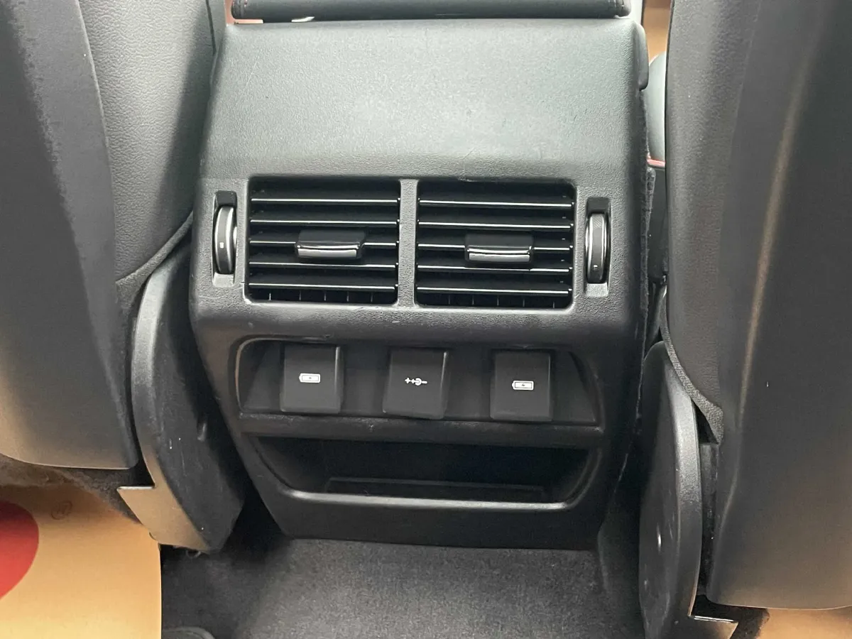 2021 Land Rover Discovery Sport 2.0T 249HP L4 9AT,autocango,china used car exporter,china ev exporter,chinese used car exporter,chinese used ev exporter