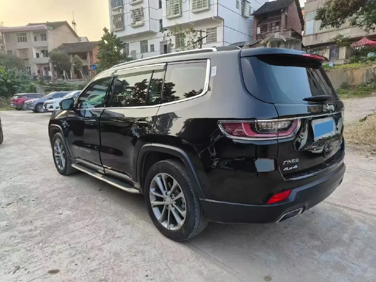 2018 Jeep Grand Commander 2.0T 265HP L4 9AT,autocango,china used car exporter,china ev exporter,chinese used car exporter,chinese used ev exporter