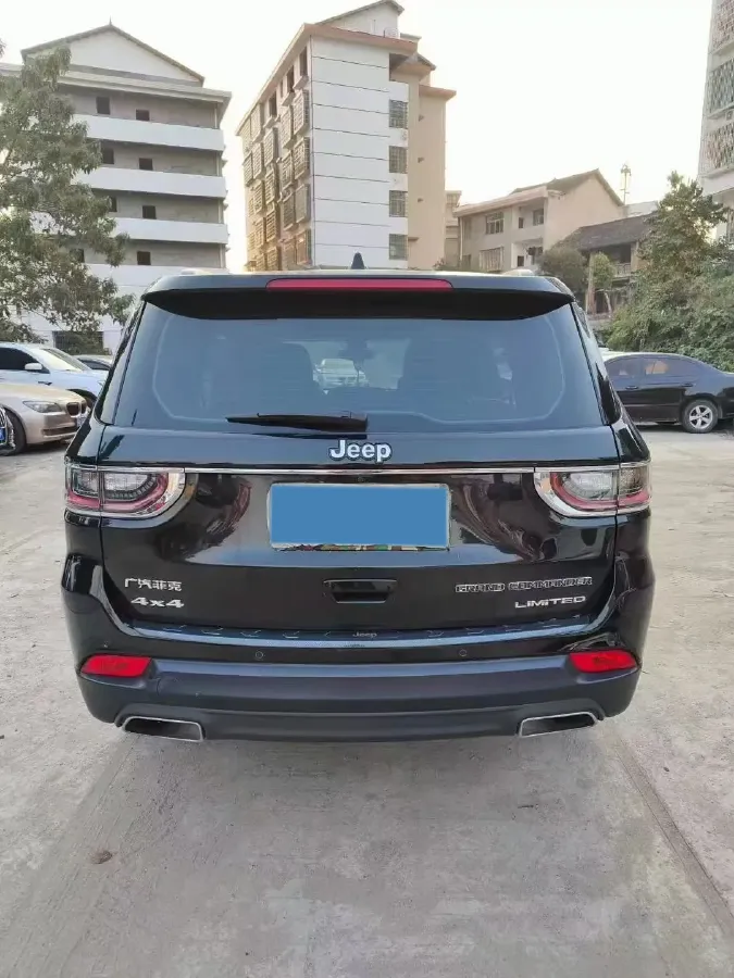 2018 Jeep Grand Commander 2.0T 265HP L4 9AT,autocango,china used car exporter,china ev exporter,chinese used car exporter,chinese used ev exporter