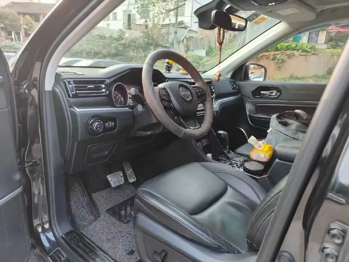 2018 Jeep Grand Commander 2.0T 265HP L4 9AT,autocango,china used car exporter,china ev exporter,chinese used car exporter,chinese used ev exporter