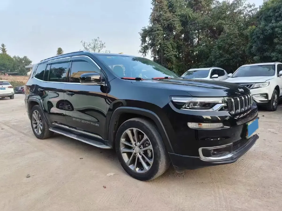 2018 Jeep Grand Commander 2.0T 265HP L4 9AT,autocango,china used car exporter,china ev exporter,chinese used car exporter,chinese used ev exporter
