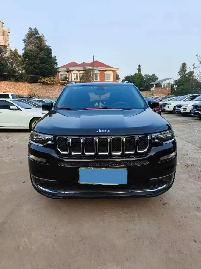 2018 Jeep Grand Commander 2.0T 265HP L4 9AT,autocango,china used car exporter,china ev exporter,chinese used car exporter,chinese used ev exporter