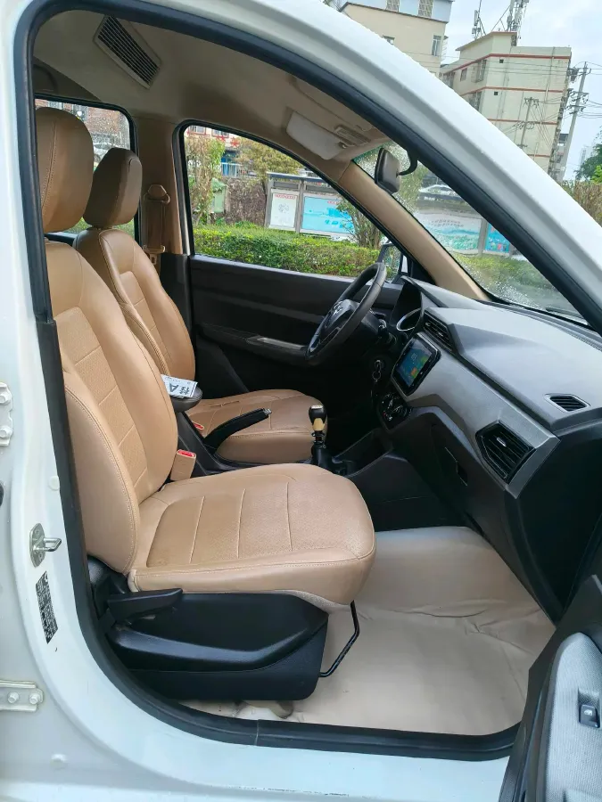 2019 WuLing HongGuang 1.5L 99HP L4 6MT,autocango,china used car exporter,china ev exporter,chinese used car exporter,chinese used ev exporter