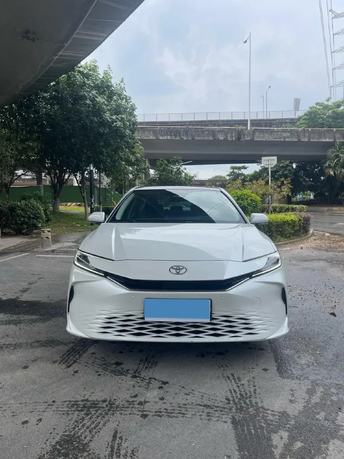 2024 Toyota Camry 2.0L 152HP L4 E-CVT Hybrid,autocango,china used car exporter,china ev exporter,chinese used car exporter,chinese used ev exporter