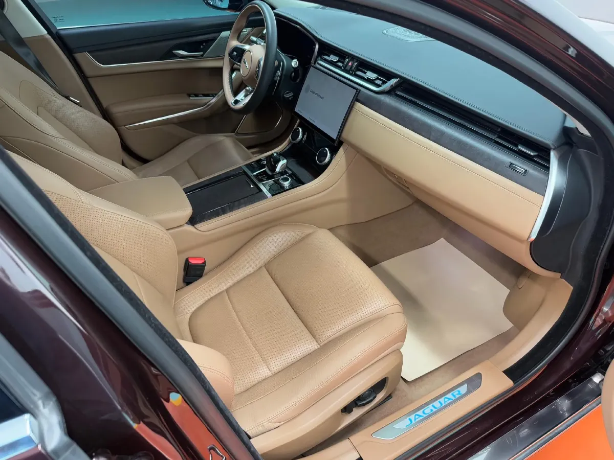 2021 Jaguar XFL 2.0T 250HP L4 8AT,autocango,china used car exporter,china ev exporter,chinese used car exporter,chinese used ev exporter