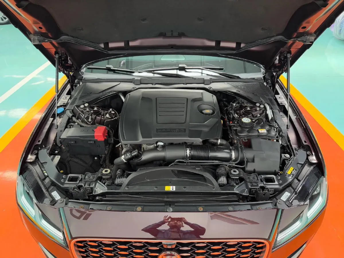 2021 Jaguar XFL 2.0T 250HP L4 8AT,autocango,china used car exporter,china ev exporter,chinese used car exporter,chinese used ev exporter