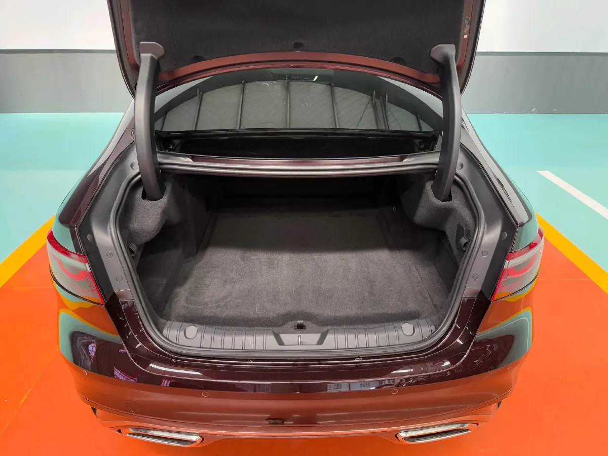 2021 Jaguar XFL 2.0T 250HP L4 8AT,autocango,china used car exporter,china ev exporter,chinese used car exporter,chinese used ev exporter