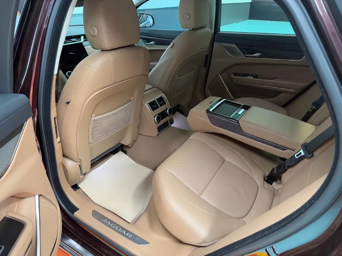 2021 Jaguar XFL 2.0T 250HP L4 8AT,autocango,china used car exporter,china ev exporter,chinese used car exporter,chinese used ev exporter