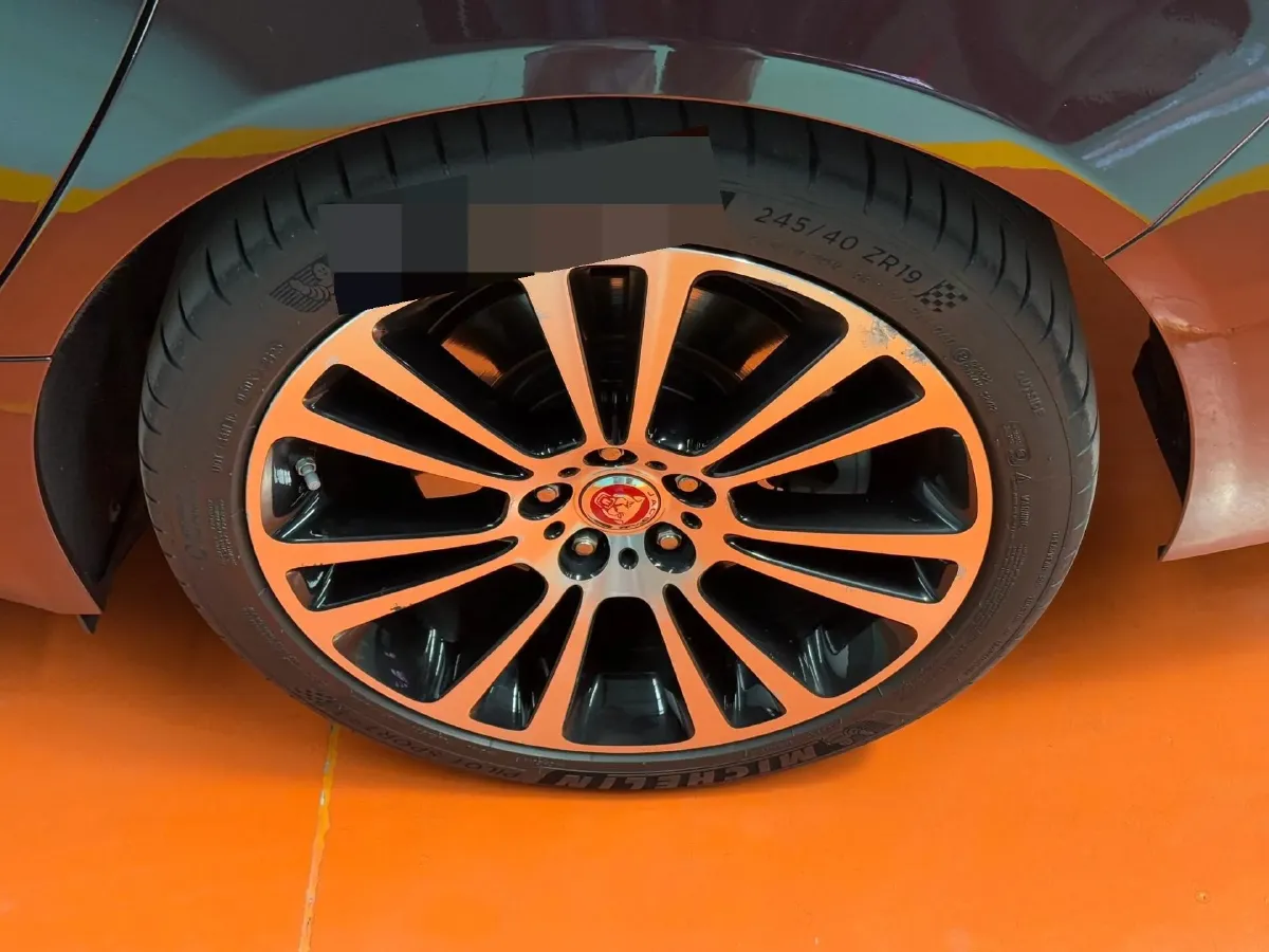 2021 Jaguar XFL 2.0T 250HP L4 8AT,autocango,china used car exporter,china ev exporter,chinese used car exporter,chinese used ev exporter