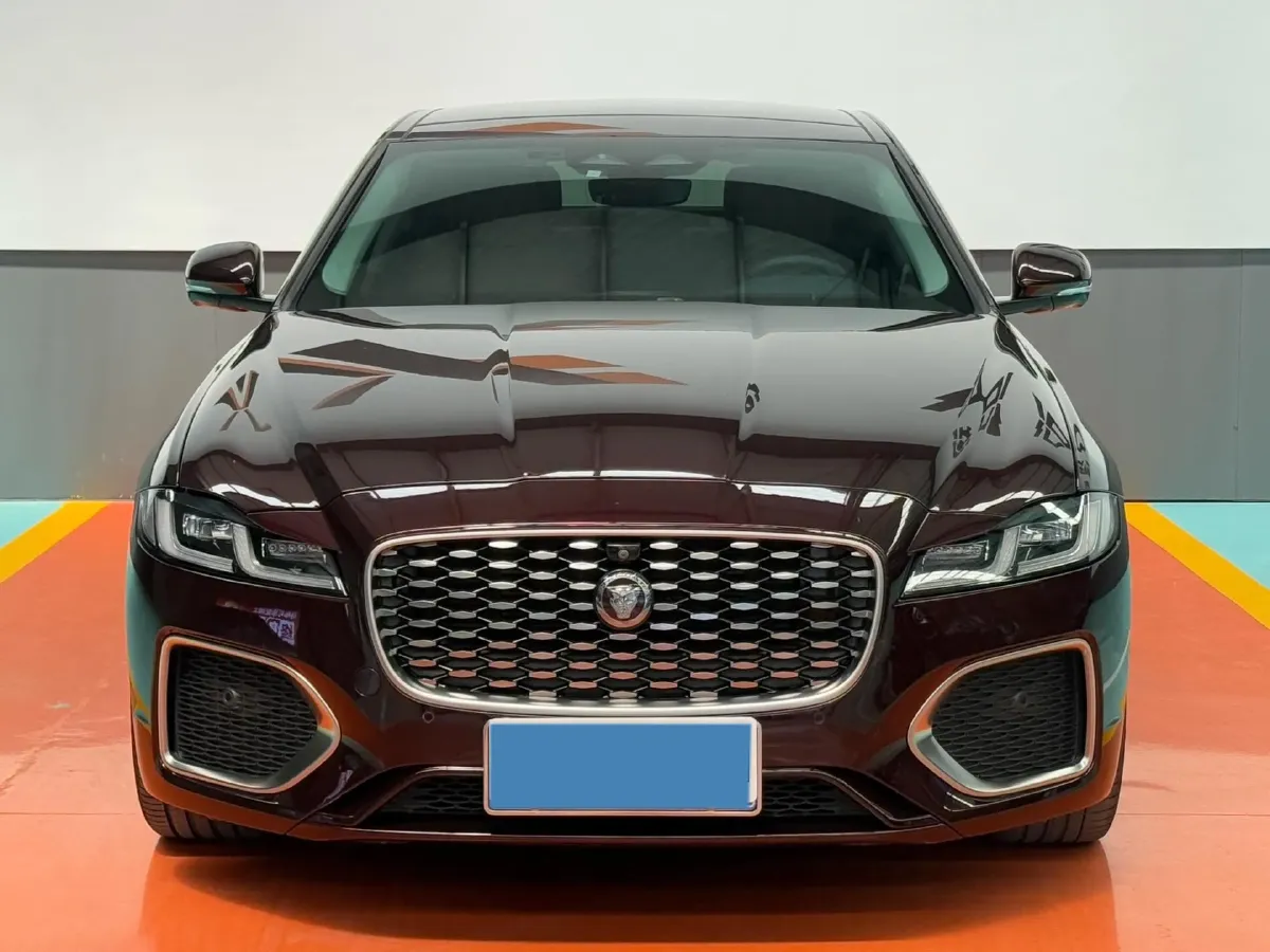 2021 Jaguar XFL 2.0T 250HP L4 8AT,autocango,china used car exporter,china ev exporter,chinese used car exporter,chinese used ev exporter