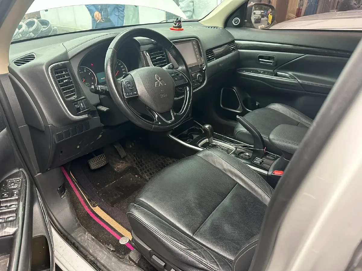 2018 Mitsubishi Outlander 2.0L 166HP L4 CVT,autocango,china used car exporter,china ev exporter,chinese used car exporter,chinese used ev exporter