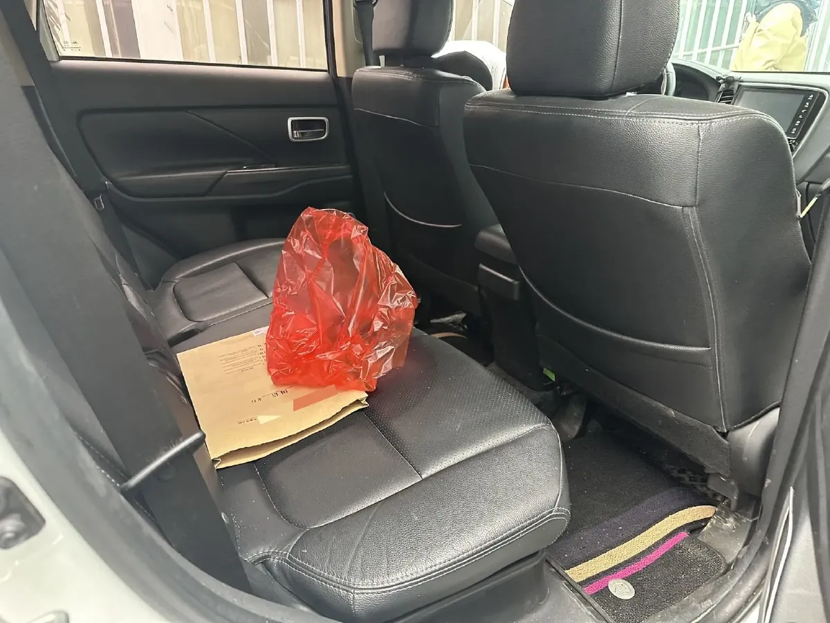 2018 Mitsubishi Outlander 2.0L 166HP L4 CVT,autocango,china used car exporter,china ev exporter,chinese used car exporter,chinese used ev exporter