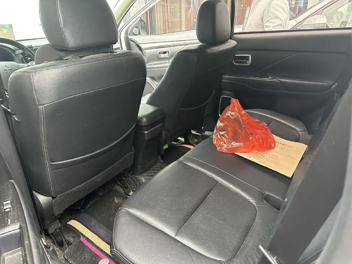 2018 Mitsubishi Outlander 2.0L 166HP L4 CVT,autocango,china used car exporter,china ev exporter,chinese used car exporter,chinese used ev exporter