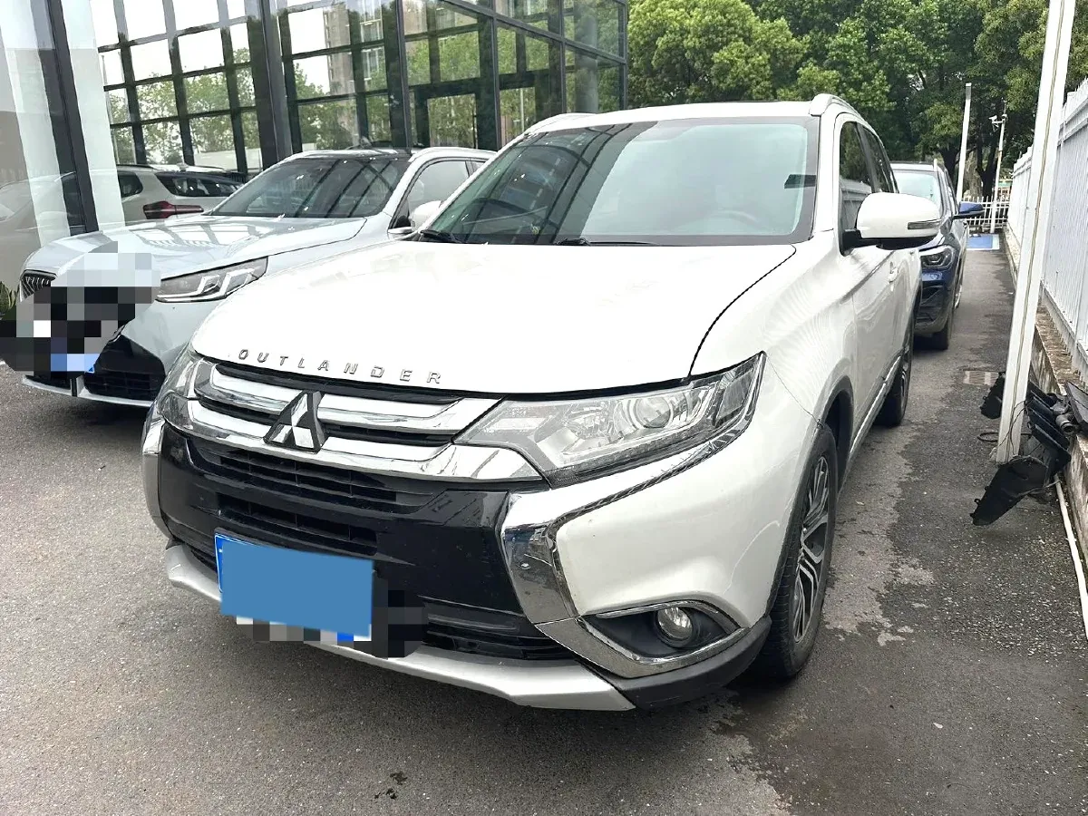 2018 Mitsubishi Outlander 2.0L 166HP L4 CVT,autocango,china used car exporter,china ev exporter,chinese used car exporter,chinese used ev exporter