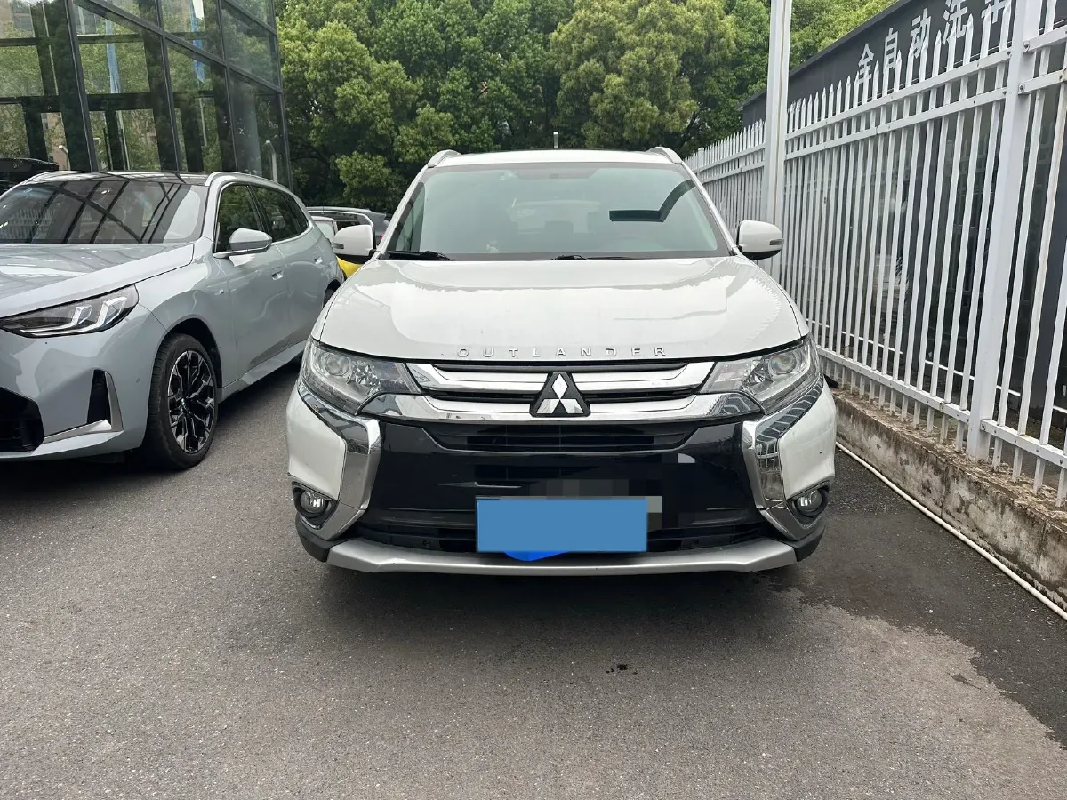 2018 Mitsubishi Outlander 2.0L 166HP L4 CVT,autocango,china used car exporter,china ev exporter,chinese used car exporter,chinese used ev exporter