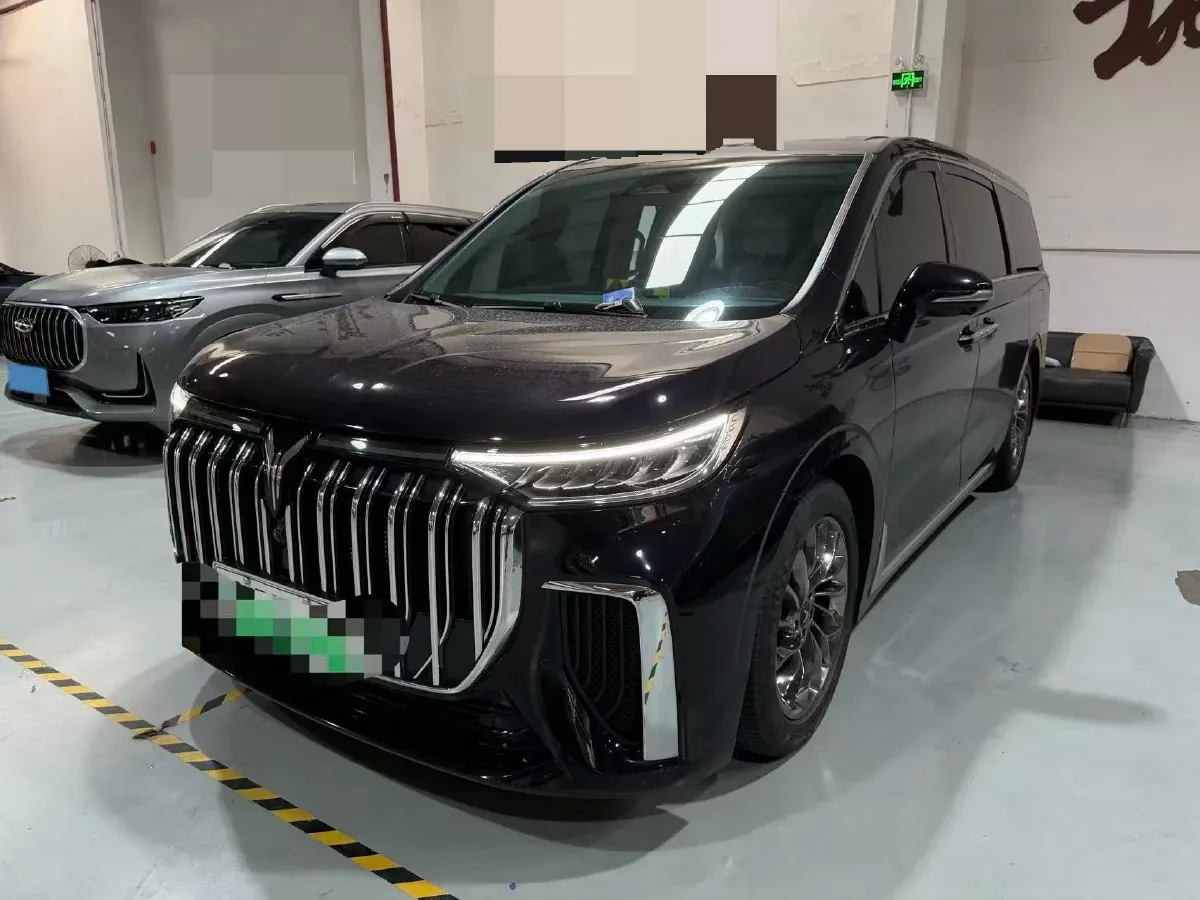 2022 Voyah Dream 1.5T 136HP L4 PHEV 25.57KWH,autocango,china used car exporter,china ev exporter,chinese used car exporter,chinese used ev exporter
