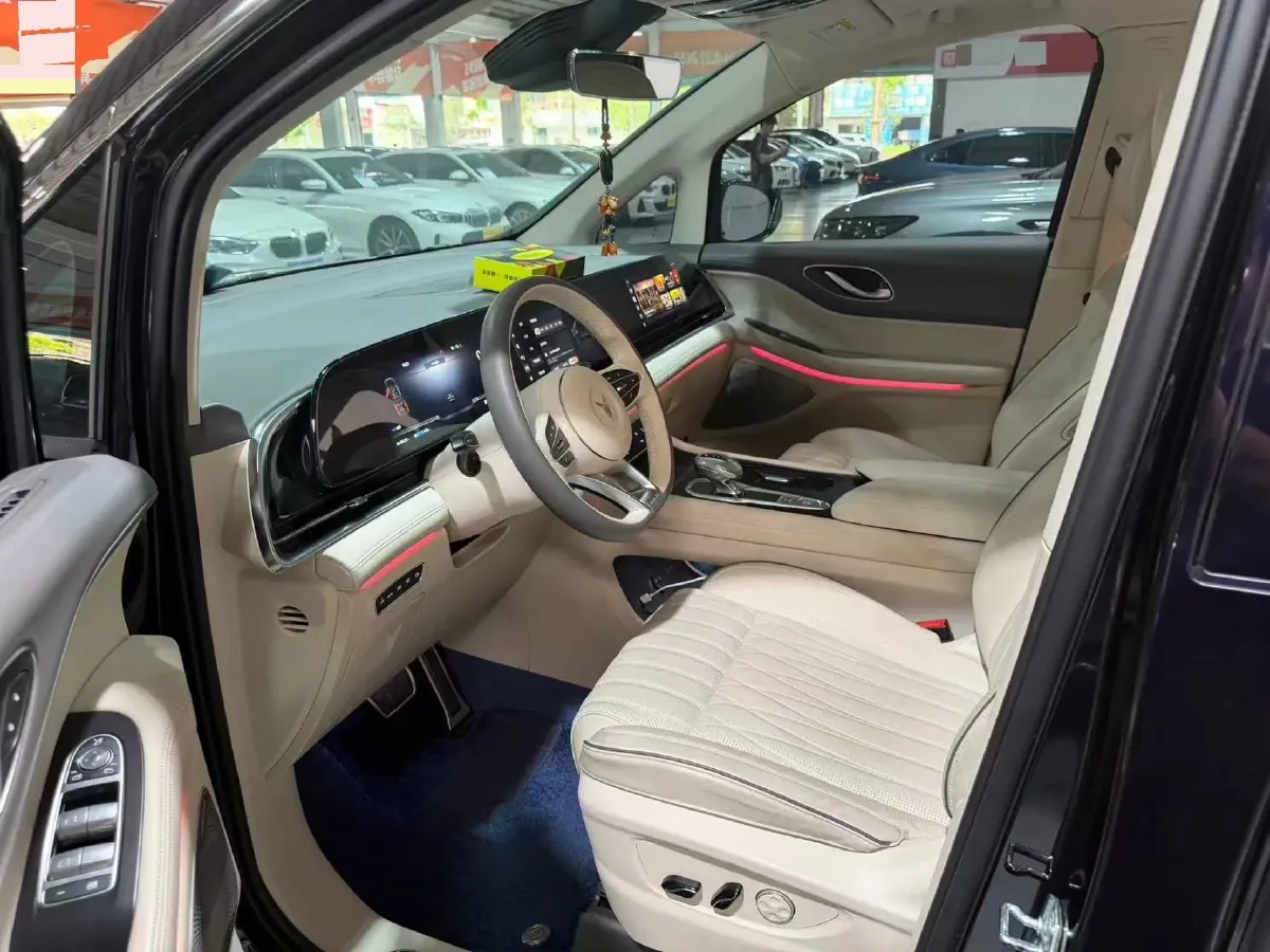 2022 Voyah Dream 1.5T 136HP L4 PHEV 25.57KWH,autocango,china used car exporter,china ev exporter,chinese used car exporter,chinese used ev exporter