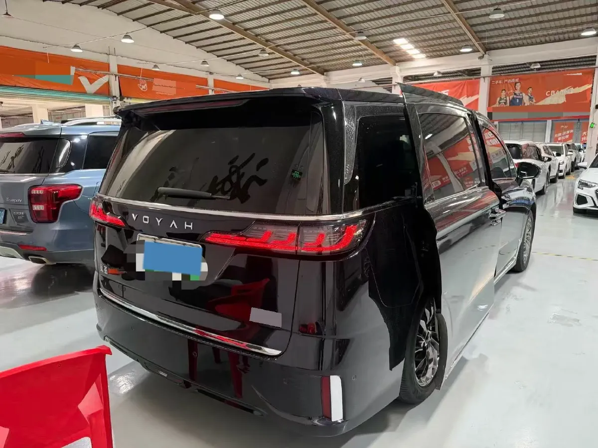 2022 Voyah Dream 1.5T 136HP L4 PHEV 25.57KWH,autocango,china used car exporter,china ev exporter,chinese used car exporter,chinese used ev exporter