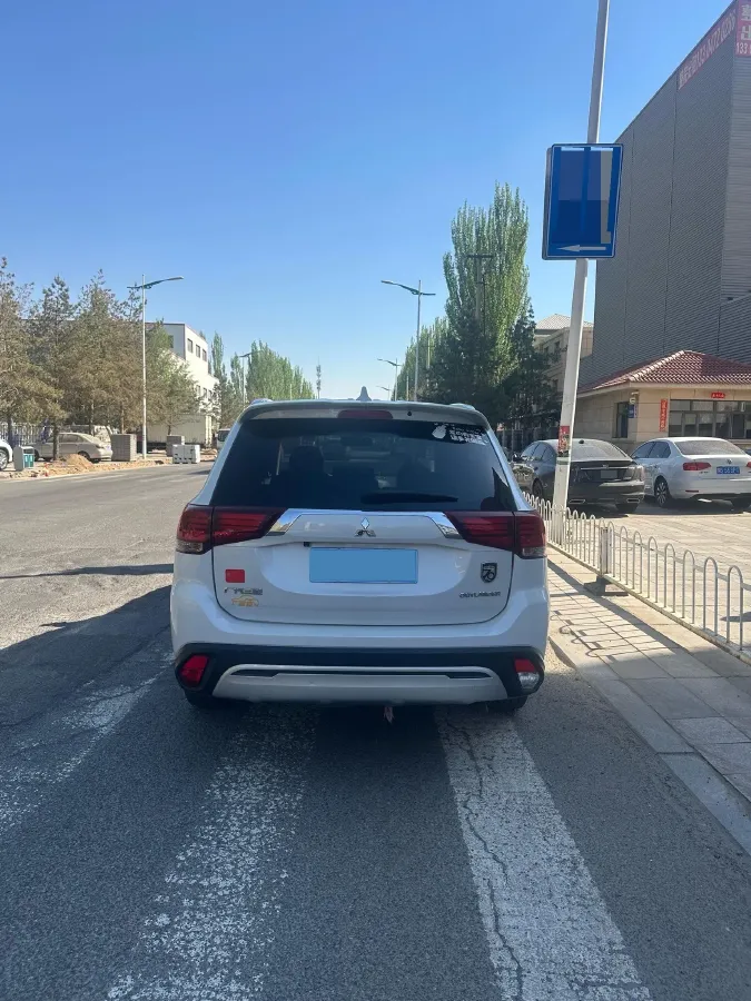 2019 Mitsubishi Outlander 2.0L 166HP L4 CVT,autocango,china used car exporter,china ev exporter,chinese used car exporter,chinese used ev exporter