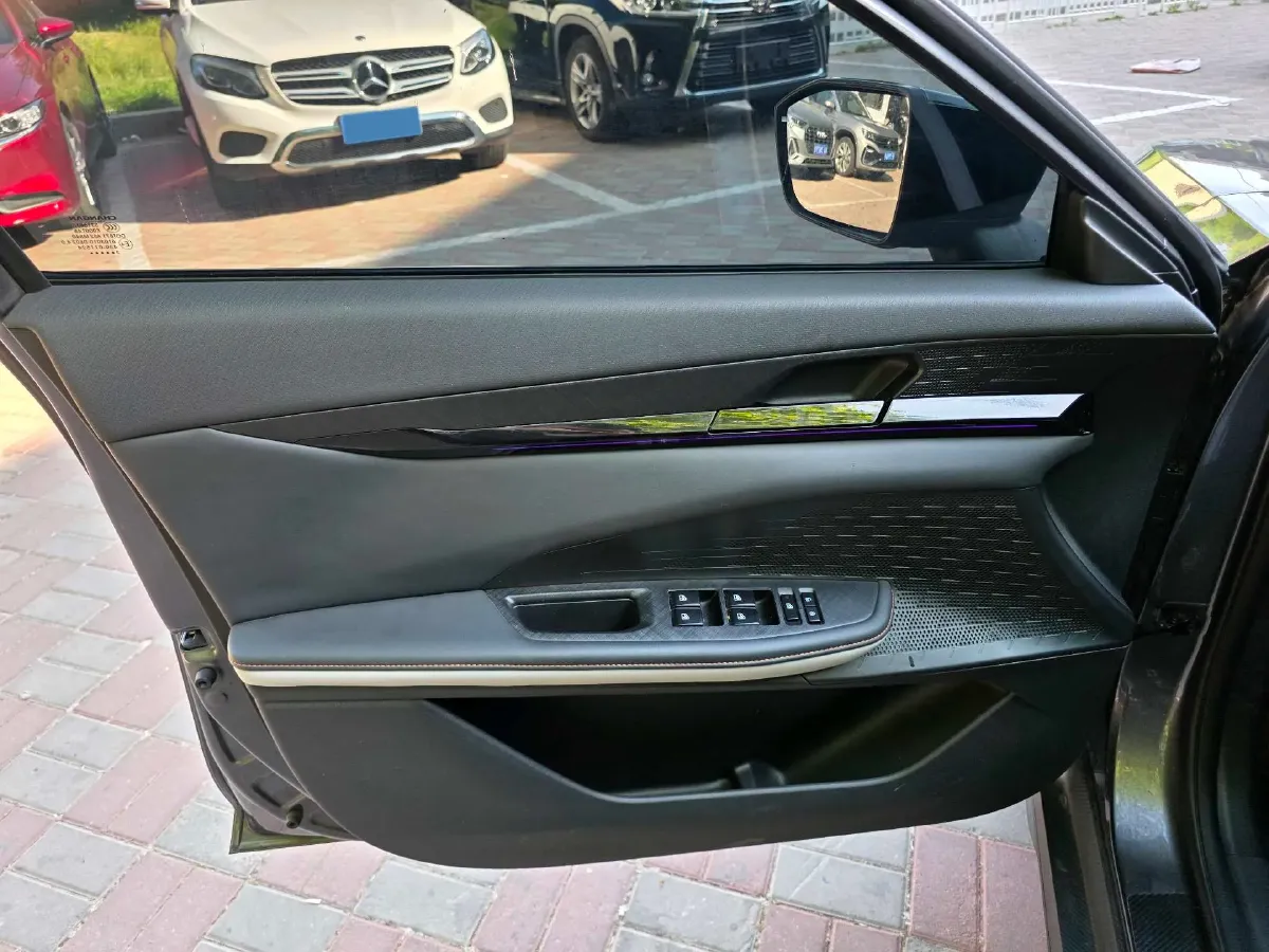 2023 ChangAn UNI-V 1.5T 188HP L4 7DCT,autocango,china used car exporter,china ev exporter,chinese used car exporter,chinese used ev exporter