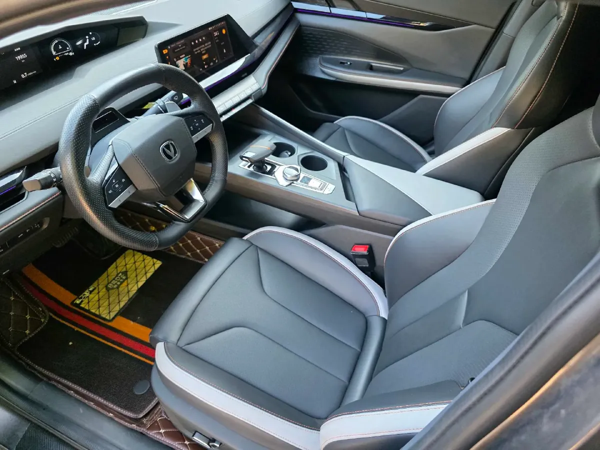 2023 ChangAn UNI-V 1.5T 188HP L4 7DCT,autocango,china used car exporter,china ev exporter,chinese used car exporter,chinese used ev exporter