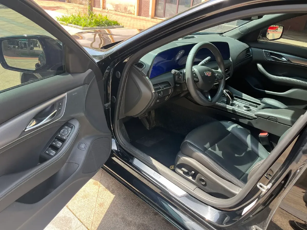 2024 Cadillac CT5 2.0T 237HP L4 10AT,autocango,china used car exporter,china ev exporter,chinese used car exporter,chinese used ev exporter