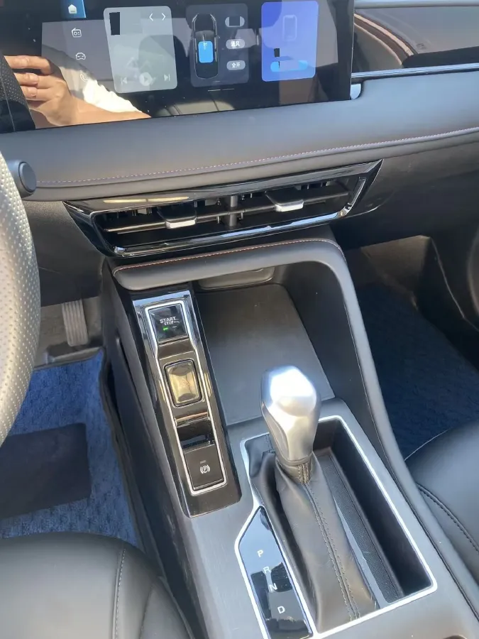 2023 Roewe i5 1.5L 129HP L4 CVT,autocango,china used car exporter,china ev exporter,chinese used car exporter,chinese used ev exporter