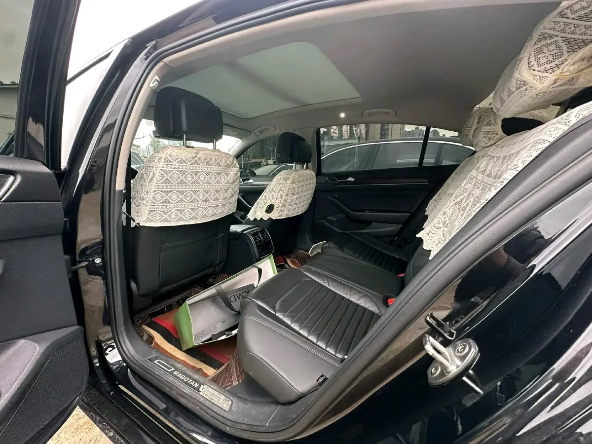 2019 Volkswagen Magotan 2.0T 186HP L4 7DCT,autocango,china used car exporter,china ev exporter,chinese used car exporter,chinese used ev exporter