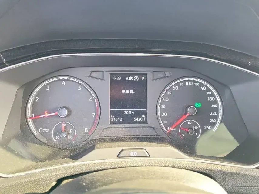 2019 Volkswagen T-Roc 1.4T 150HP L4 7DCT,autocango,china used car exporter,china ev exporter,chinese used car exporter,chinese used ev exporter