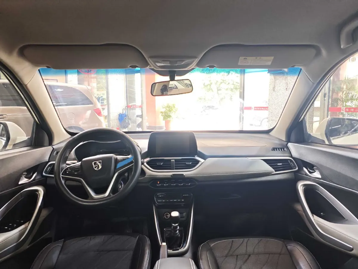 2017 BaoJun 510 1.5L 112HP L4 6MT,autocango,china used car exporter,china ev exporter,chinese used car exporter,chinese used ev exporter