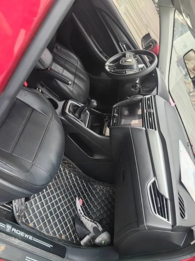 2020 Roewe i5 1.5L 120HP L4 5MT,autocango,china used car exporter,china ev exporter,chinese used car exporter,chinese used ev exporter