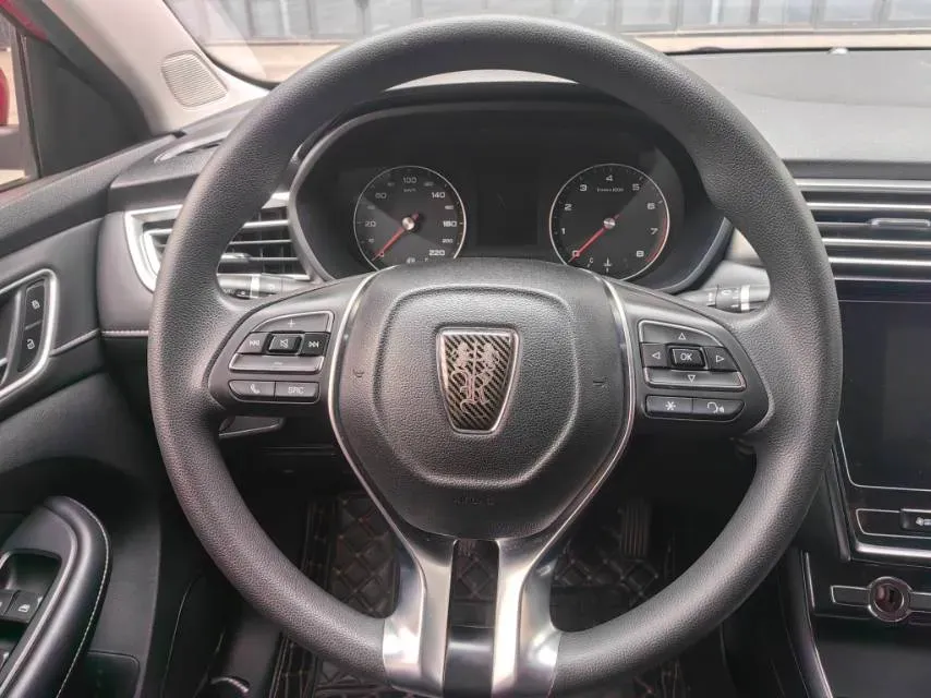 2020 Roewe i5 1.5L 120HP L4 5MT,autocango,china used car exporter,china ev exporter,chinese used car exporter,chinese used ev exporter