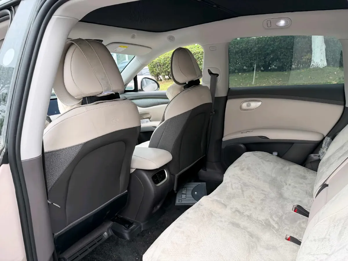 2025 IM LS6 BEV 75KWH,autocango,china used car exporter,china ev exporter,chinese used car exporter,chinese used ev exporter