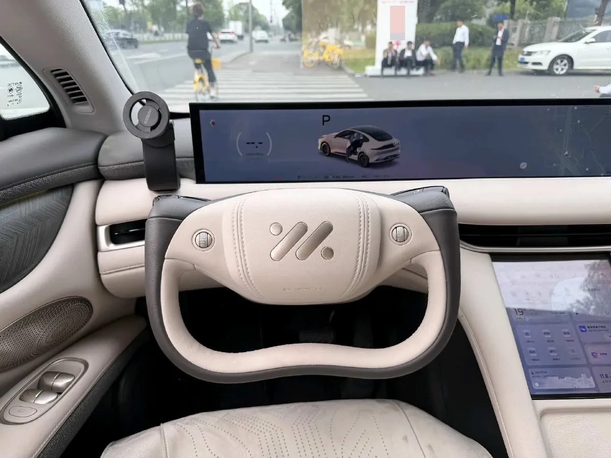 2025 IM LS6 BEV 75KWH,autocango,china used car exporter,china ev exporter,chinese used car exporter,chinese used ev exporter