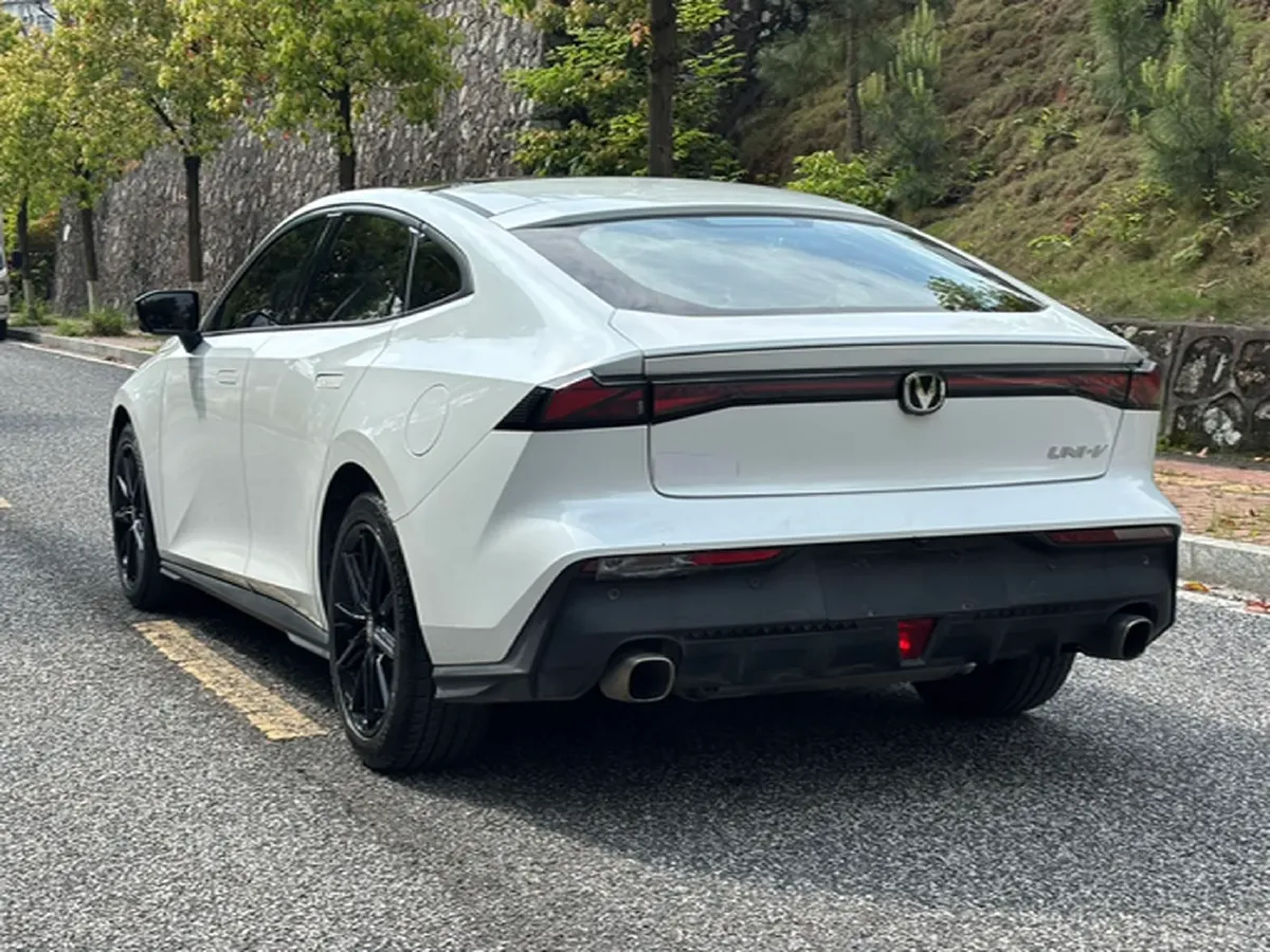 2022 ChangAn UNI-V 1.5T 188HP L4 7DCT,autocango,china used car exporter,china ev exporter,chinese used car exporter,chinese used ev exporter
